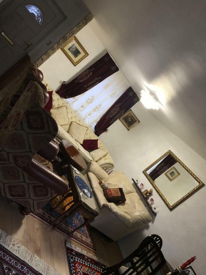 Modern Cosy Room With Private Bathroom Harrow kerület Kültér fotó